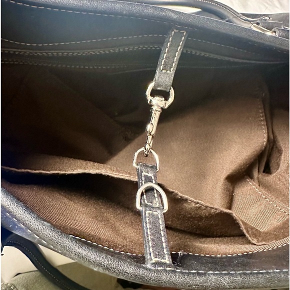 COACH Vintage Hamptons Large Black Leather Tote 7757 Serial # E2J-7757 - Picture 8 of 13